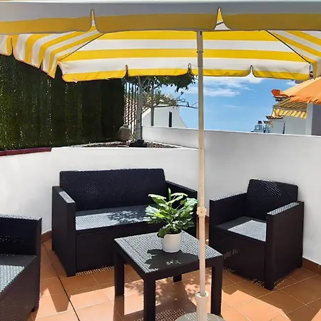 Casa Claudia, Cristianos