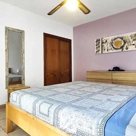 Casa Claudia, Cristianos *