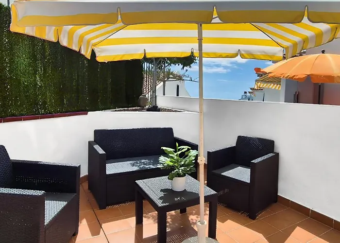 Casa Claudia, Cristianos