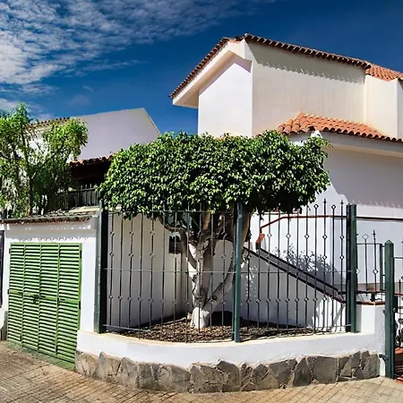 Casa Claudia, Cristianos