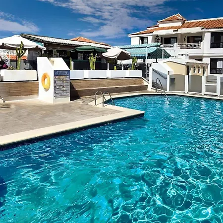 Casa Claudia, Cristianos 公寓