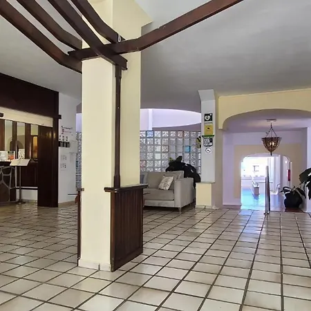 Casa Claudia, Cristianos