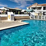 Casa Claudia, Cristianos アパート