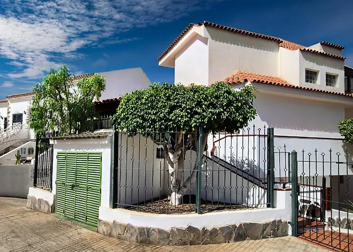 Casa Claudia, Cristianos