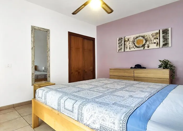 Casa Claudia, Cristianos *